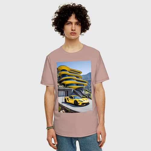 Мужская футболка оверсайз Желтый суперкар у дома / Пыльно-розовый – фото 3