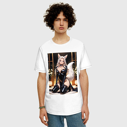 Мужская футболка оверсайз Белая лисица в откровенном наряде / Белый – фото 3