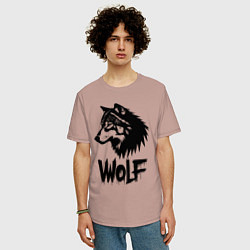 Футболка оверсайз мужская Волк в стиле граффити, цвет: пыльно-розовый — фото 2