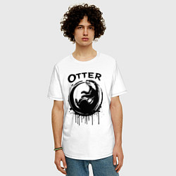Футболка оверсайз мужская Выдра в круге краски, цвет: белый — фото 2