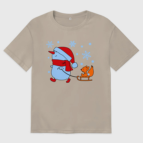 Мужская футболка оверсайз Снеговик с санками / Миндальный – фото 1