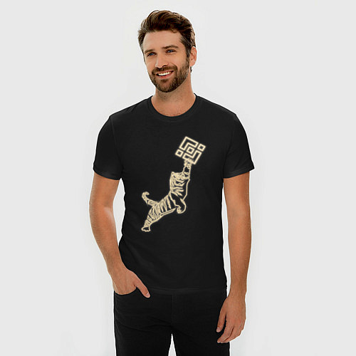 Мужская slim-футболка Бинанс с тигром в неоновом свечении / Черный – фото 3