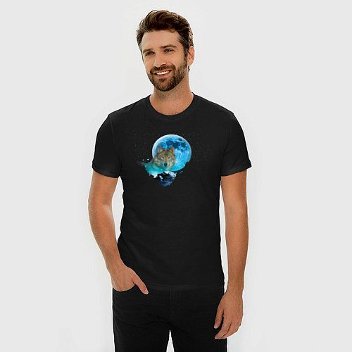 Мужская slim-футболка Волк на фоне голубой луны / Черный – фото 3
