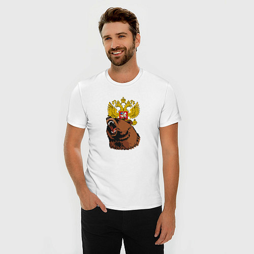 Мужская slim-футболка Патриотичный медведь на фоне герба / Белый – фото 3