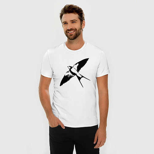 Мужская slim-футболка Ласточка парит трафарет / Белый – фото 3