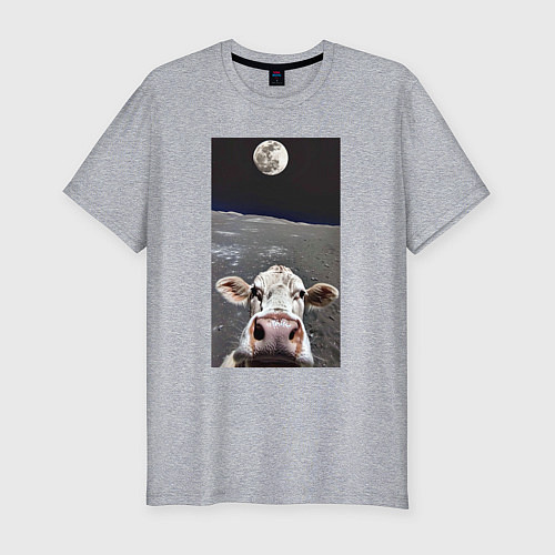 Мужская slim-футболка Корова делает селфи на Луне - Земля в космосе / Меланж – фото 1