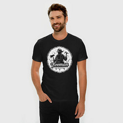 Футболка slim-fit Пожарный с двумя топорами, цвет: черный — фото 2