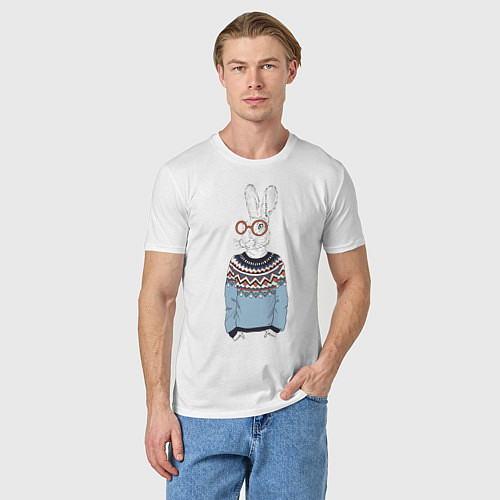 Мужская футболка Кролик в свитере и очках / Белый – фото 3