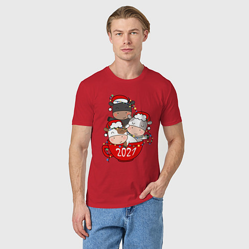 Мужская футболка Новогодние быки в чашке / Красный – фото 3