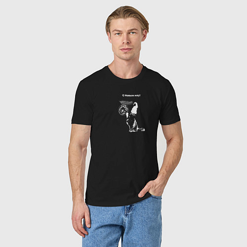 Мужская футболка С Новым мяу / Черный – фото 3