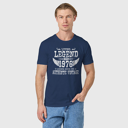 Мужская футболка Живая легенда 1976 года / Тёмно-синий – фото 3
