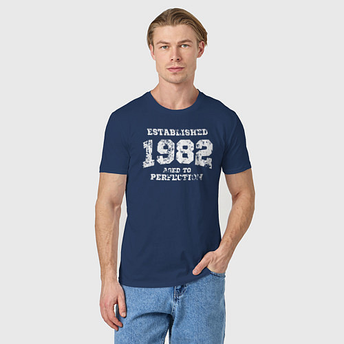 Мужская футболка Основана в 1982 году доведено до совершенства / Тёмно-синий – фото 3
