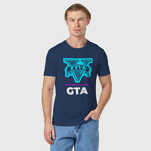 Мужская футболка Символ GTA в неоновых цветах / Тёмно-синий – фото 3