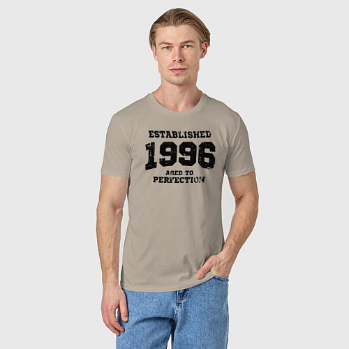 Мужская футболка Основана в 1996 году и доведена до совершенства / Миндальный – фото 3