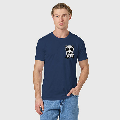 Мужская футболка Панда с малышами в кармане / Тёмно-синий – фото 3