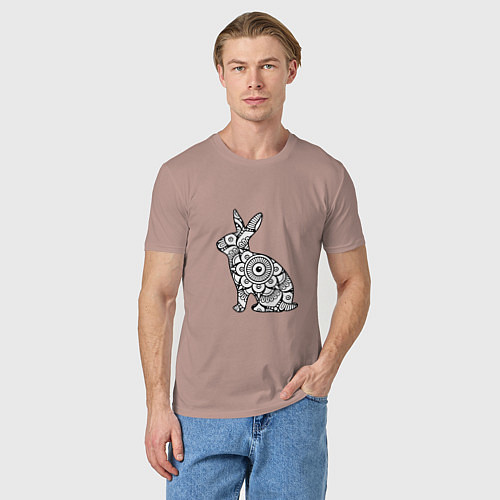 Мужская футболка Узорный кролик / Пыльно-розовый – фото 3