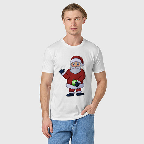 Мужская футболка Дед Мороз с елочной игрушкой / Белый – фото 3