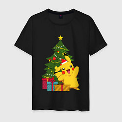 Футболка хлопковая мужская Новогодний Пикачу и елка, цвет: черный