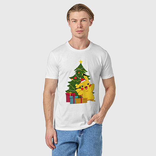 Мужская футболка Новогодний Пикачу и елка / Белый – фото 3