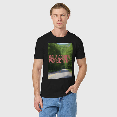 Мужская футболка Дорога в лесу / Черный – фото 3