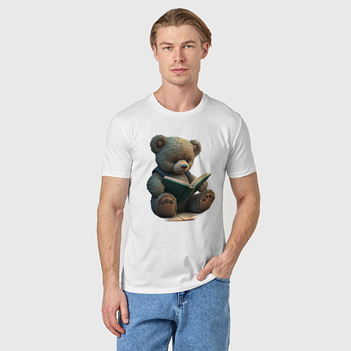 Мужская футболка Читающий медвежонок / Белый – фото 3