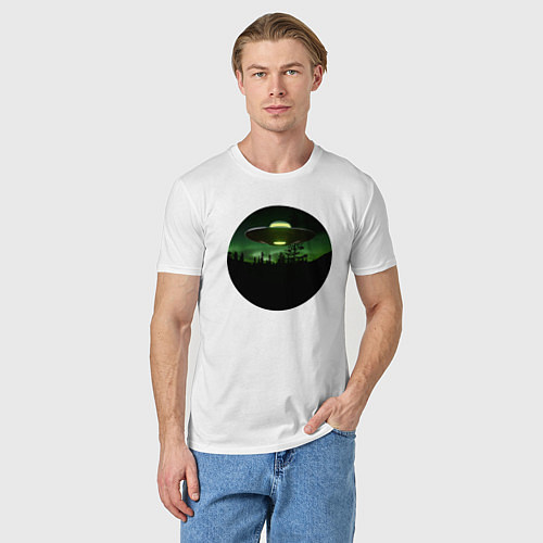 Мужская футболка НЛО в тёмном лесу / Белый – фото 3