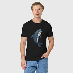 Футболка хлопковая мужская Недовольная плюшевая акула, цвет: черный — фото 2