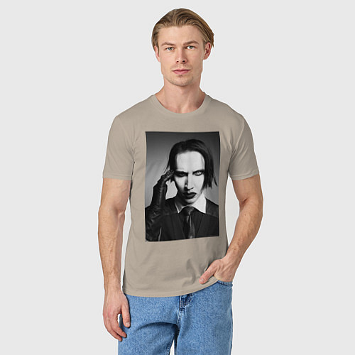 Мужская футболка Marilyn Manson looks at you / Миндальный – фото 3
