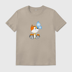 Футболка хлопковая мужская Рыжий котенок и бабочка, цвет: миндальный