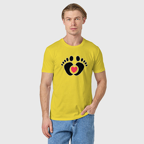 Мужская футболка Семья отпечатки ног младенца / Желтый – фото 3