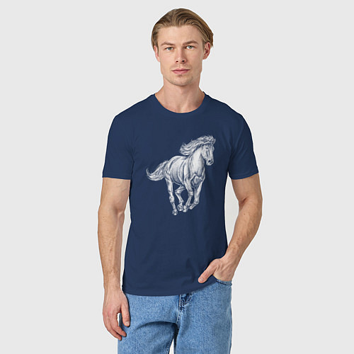 Мужская футболка Белая лошадь скачет / Тёмно-синий – фото 3