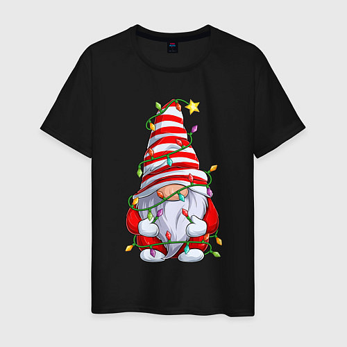 Мужская футболка Новогодний гном с гирляндой / Черный – фото 1