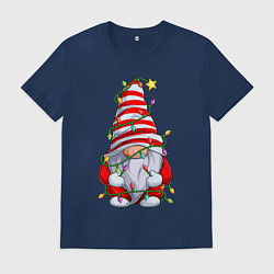 Футболка хлопковая мужская Новогодний гном с гирляндой, цвет: тёмно-синий