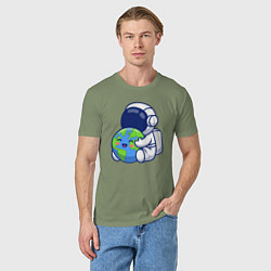 Футболка хлопковая мужская Космонавт и Земля, цвет: авокадо — фото 2