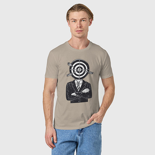 Мужская футболка Человек дартс / Миндальный – фото 3