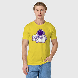 Футболка хлопковая мужская Космонавт на облачке, цвет: желтый — фото 2