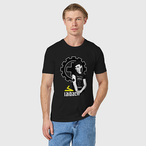 Мужская футболка Laibach - A girl with tshirt / Черный – фото 3