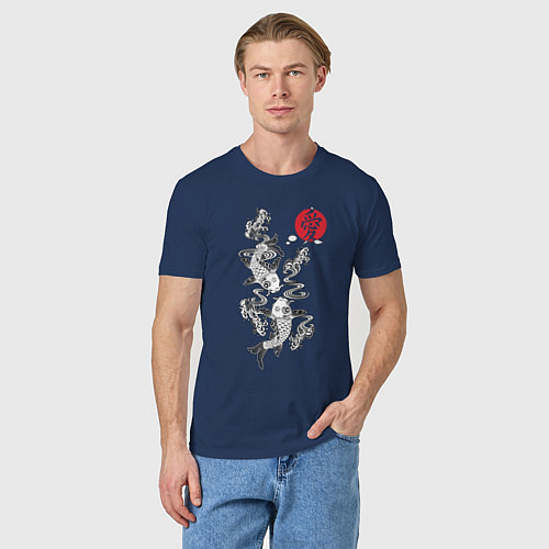 Мужская футболка Японские карпы кои - любовь / Тёмно-синий – фото 3