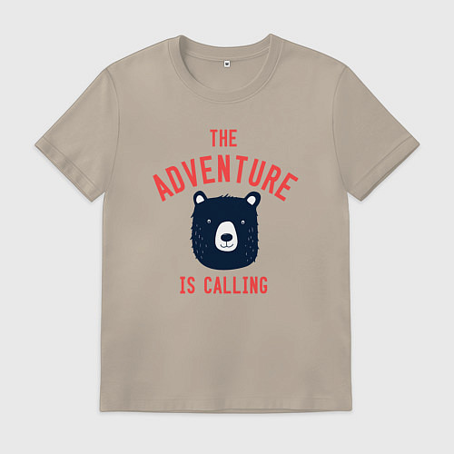 Мужская футболка Приключения зовут / Миндальный – фото 1