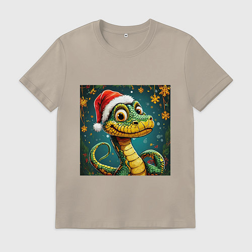 Мужская футболка Новогодняя змейка в красной шапке / Миндальный – фото 1