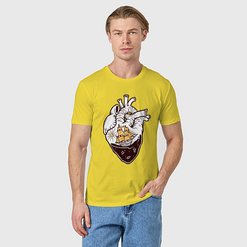 Мужская футболка Сердце корабля / Желтый – фото 3