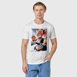 Футболка хлопковая мужская Фейт Тамамо в костюме горничной с мягкими лапами, цвет: белый — фото 2