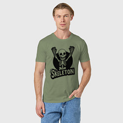 Футболка хлопковая мужская Skeleton с поднятыми руками, цвет: авокадо — фото 2