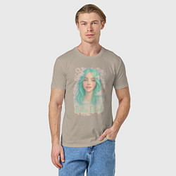 Футболка хлопковая мужская Билли Айлиш с зелеными волосами, цвет: миндальный — фото 2