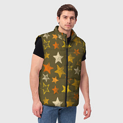 Мужской жилет Желто-оранжевые звезды на зелнгом фоне, цвет: 3D-черный — фото 2
