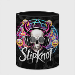 Кружка 3D Slipknot на фоне черепа демона с рогами в очках, цвет: 3D-белый + черный — фото 2