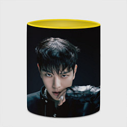 Кружка 3D Stray Kids Seungmin Giant concept, цвет: 3D-белый + желтый — фото 2