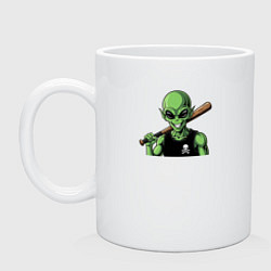 Кружка керамическая Зеленый пришелец с битой, цвет: белый