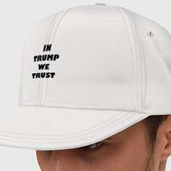 Кепка-снепбек In Trump we trust - slogan, цвет: белый