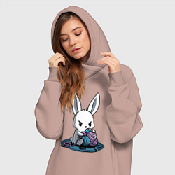 Женское худи-платье Зайчонок обнял клубки The bunny hugged the balls, цвет: пыльно-розовый — фото 2